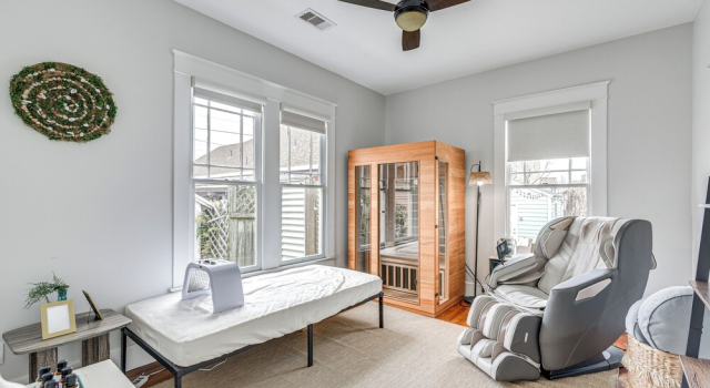 Wellness Suite + Sauna! Galveston Home By Seawall, Забронировать Дом для отпуска Виллы Галвестон, рядом с Научная лаборатория Галвестона NOAA Fisheries, Вилла