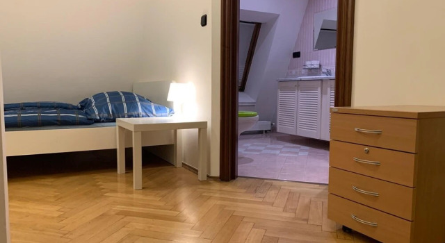 Fantastic 5 Bedroom Duplex in the Old Town, Забронировать Отель Отели Праги 3 звезды, рядом с Музей Альфонса Мухи, 3*