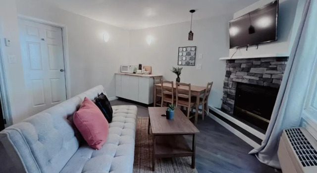 Коттедж Muskoka Waterfront Retreat