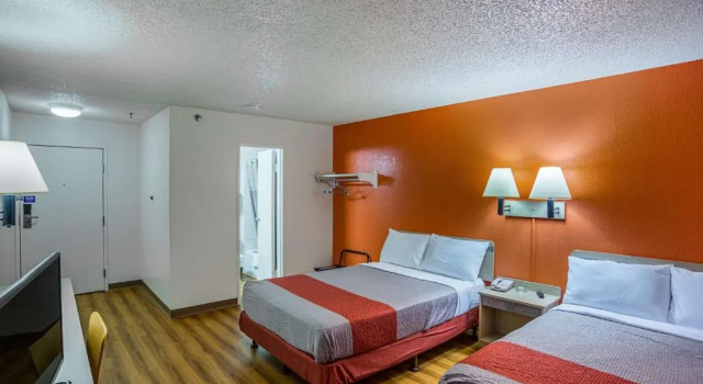 Четырёхместный номер Deluxe Motel 6 Tucson, AZ - North