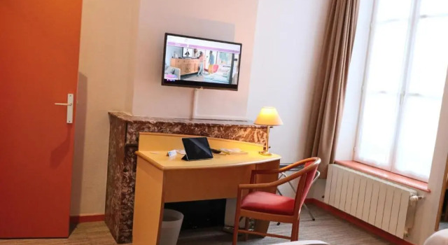Трёхместный семейный номер Standard Logis-Hôtel des Oliviers