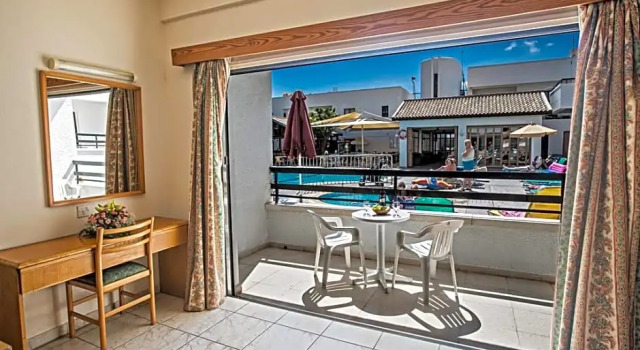 Семейный люкс Superior Anthea Hotel Apartments