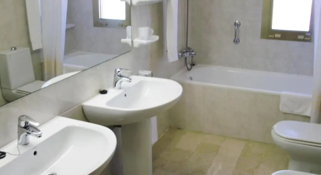 Четырёхместный номер Standard Hotel Alguer