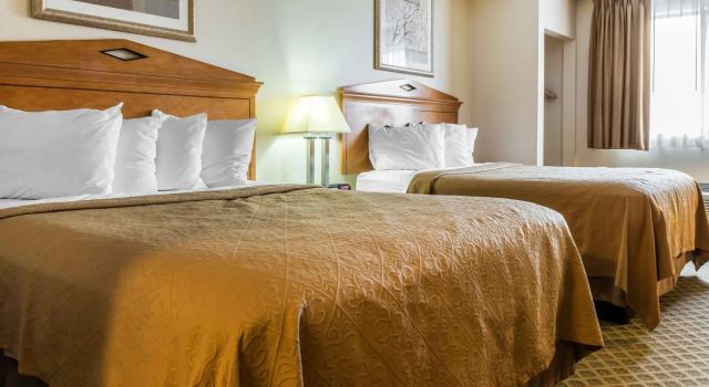 Четырёхместный номер Standard Quality Inn & Suites Fairview - Erie