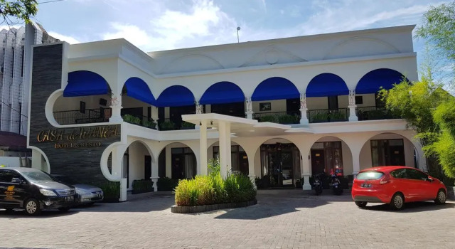 Casa de Wanea Hotel & Resto, Rezervovat Hotel Hotely v Sulawesi s parkováním, Parkování
