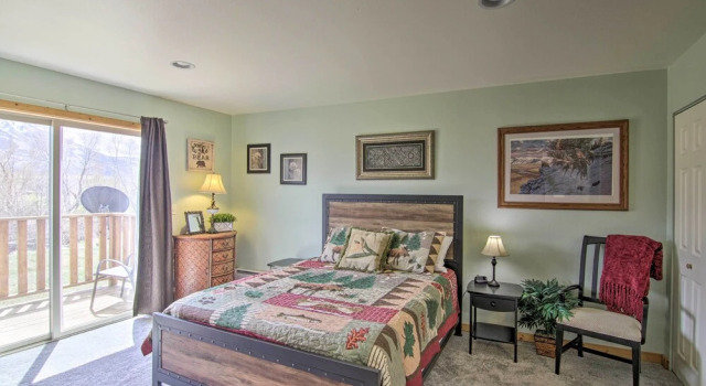 Апартаменты Airy Emigrant Townhome w/ Sweeping Mtn Views!