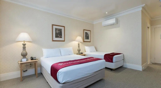 Трёхместный номер Superior European Hotel