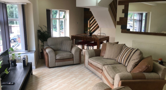 Retro and Quirky 3 Bedroom Apartment, Varaa Huoneisto Asunnot kohteessa Merseyside, Huoneisto