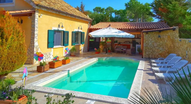 Коттедж Partanna holiday house