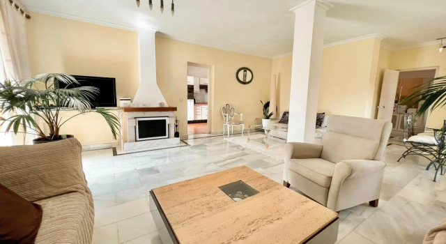 Nice 5BDR Villa close to Puerto Banús, DOUVLE_COM, Забронировать Вилла Марбелья Коста-дель-Соль, рядом с Поле для гольфа Los Naranjos