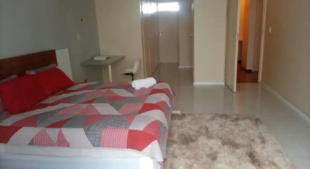 Spacious Executive Holiday Apartment In Bulawayo