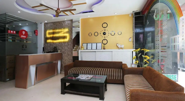 OYO 9042 Hotel BalaG