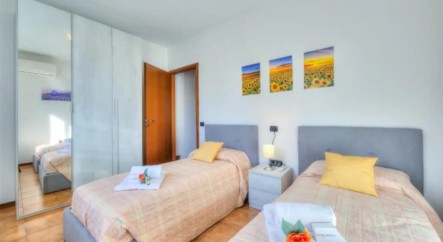 Cedar House Villa Few Minutes From Lake - Happy Rentals, Забронировать Вилла Коттеджи Provincia di Varese, Коттедж