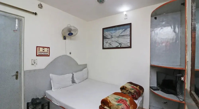 SPOT ON 37503 Hotel Akash, Забронировать Отель Отели штата Карнатаки 3 звезды, 3*