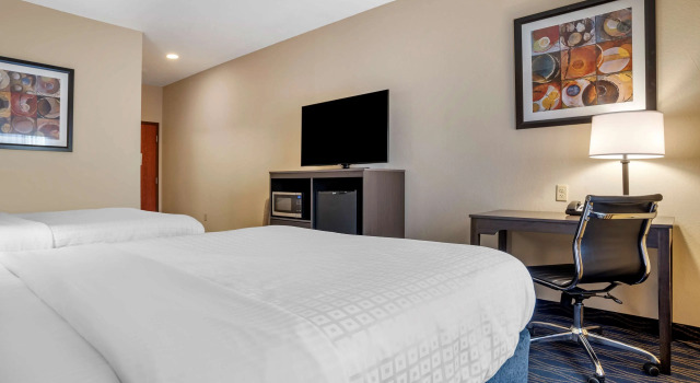 Четырёхместный номер Standard Best Western Troy Inn