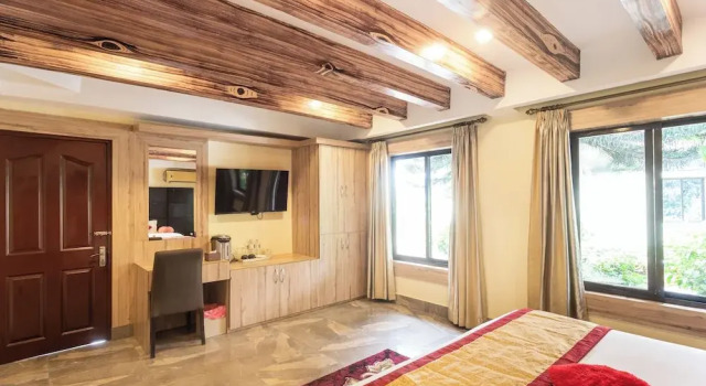 Люкс Executive Hotel Seven Limited