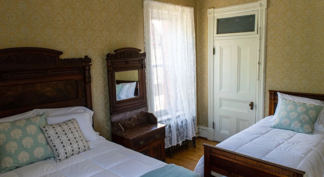The Shepherd's Inn, Buchen Sie Bed & Breakfast Washington Pennsylvania