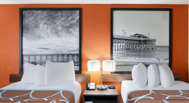 Super 8 by Wyndham Myrtle Beach/Market Common Area, Забронировать Мини-отель Миртл-Бич Гранд-Странд