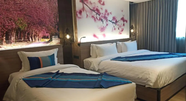 Люкс Bizotel Premier Hotel & Residence