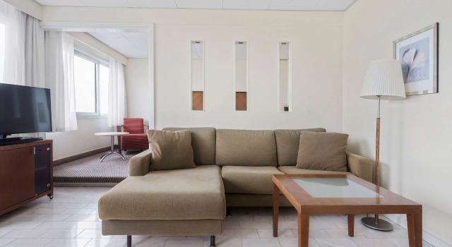 Четырёхместный люкс Best Western Plus Airport Hotel