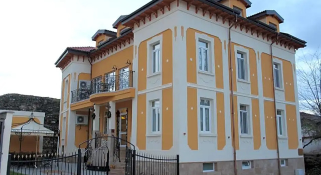 Villa Paris, Book Villa Villaer i Hisarja, Villa