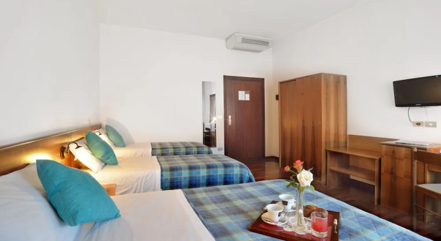Четырёхместный номер Standard Hotel Ristorante Dante