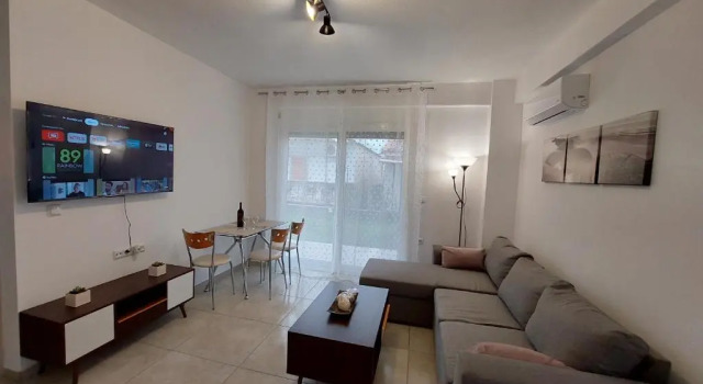 Ofrynio Luxury Apartment & Pool, Book Apartment  