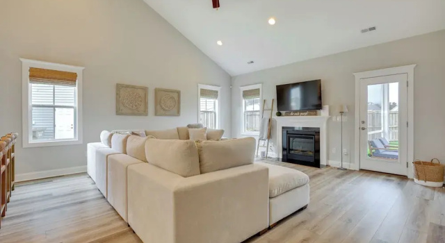 Коттедж Spacious Home w/ Screened Patio in Wilmington!