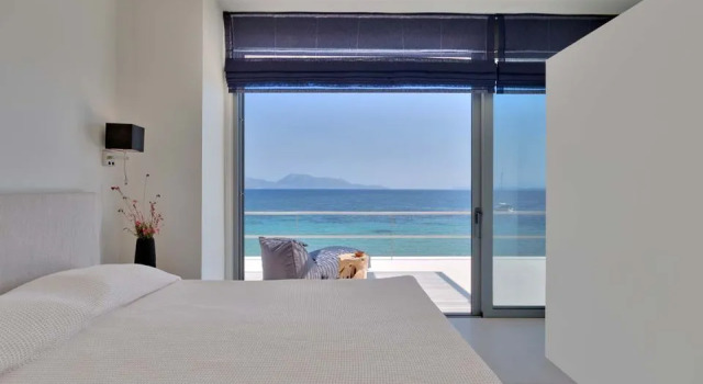 Villa Kastos-Beachfront Villa, Book Villa Paleros 