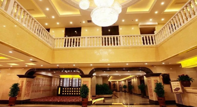 Dalian Tongbao Hotel, Book Hotel Hotels in Liaoning with Parking, Parking
