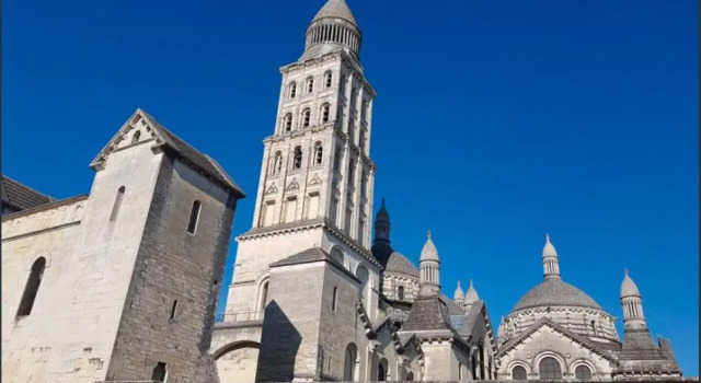 Superbe loft t4 de 96 M2 au coeur Périgueux, Reserva ahora Apartamento Hoteles en Aquitania con aparcamiento, Aparcamiento