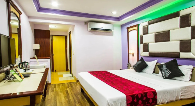 Номер Royal Hotel Heeralal
