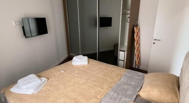 I&I Tesla Apartments II, Buchen Sie Ferienwohnung Kragujevac Zentralserbien