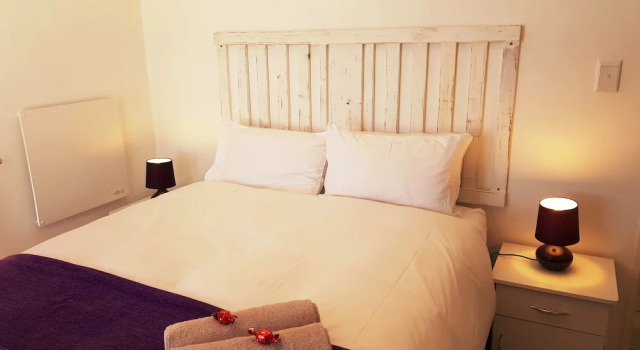6 Pia's Place