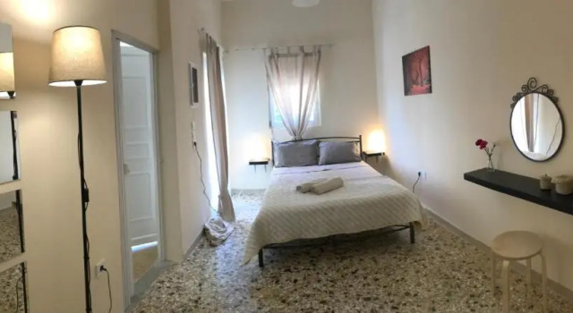 Sunshines house near the beach, 10 min from the airport, Забронировать Дом для отпуска Виллы Спата - Артемида, Вилла