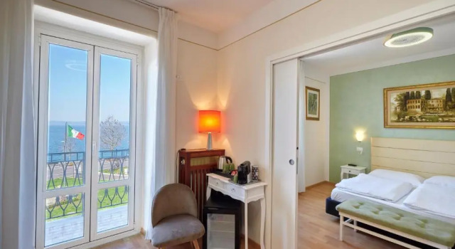 Семейный номер Standard с балконом и с видом на озеро Hotel San Marco