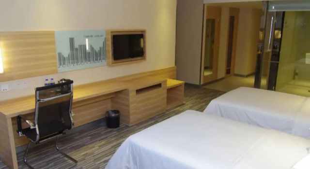 Двухместный номер Deluxe Poltton International Apartment Luohe