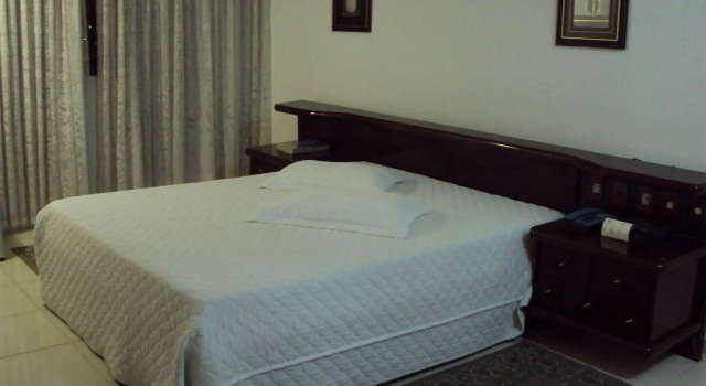 Obeid Plaza Hotel, Забронировать Отель Отели Бауру с бассейном, Бассейн