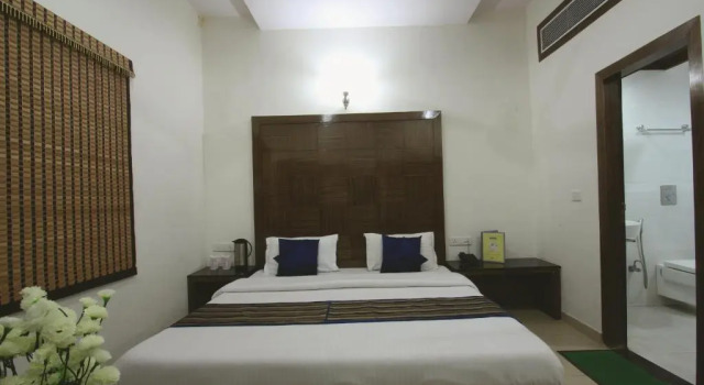 Двухместный номер Deluxe FabHotel Station 3