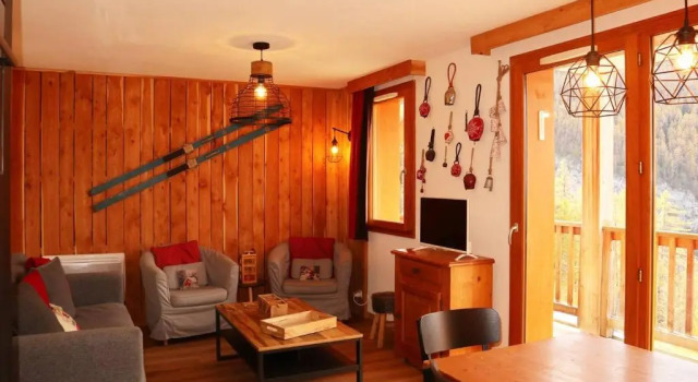 Duplex 10 pers. avec piscine, jacuzzi, balcon et ascenseur aux Orres 1800 - FR-1-322-296, Забронировать Апартаменты/квартира Лез-Ор Hautes-Alpes, рядом с Горнолыжный подъемник Риу Сек