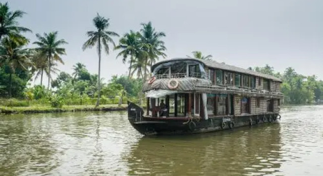 Oyo 24925 New Dream Sharing Houseboat, Rezerwuj Hotel Alappuzha Nowe Delhi