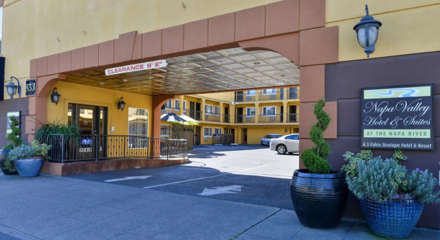 Napa Valley Hotel & Suites, Забронировать Отель Отели Напа с бассейном, рядом с Галерея изобразительного искусства Quent Cordair, Бассейн
