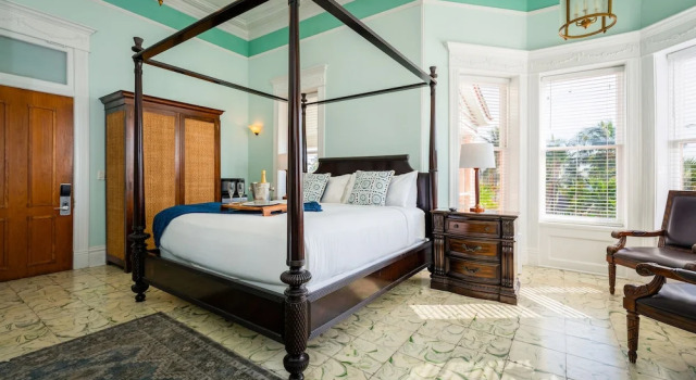 Номер Standard с балконом и с видом на океан Southernmost House - Adult Exclusive