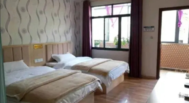 Siguniangshan Qianqiu Snow Inn, Prenota Hotel Hotel a Ngawa con parcheggio, Parcheggio