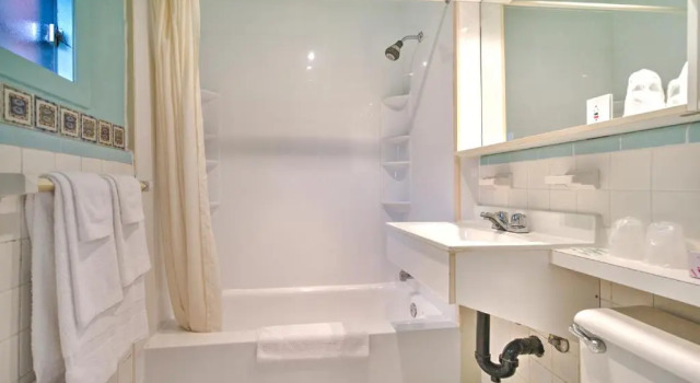 Четырёхместный номер Standard Motel R-100