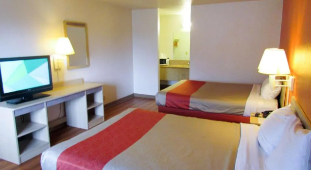 Четырёхместный номер Standard Motel 6-Vancouver, WA