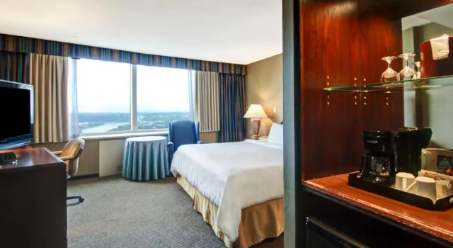Номер Standard с видом на реку Chateau Lacombe Hotel