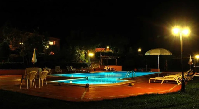 La Masseria Lolivia, Boek Hotel Hotels in Senise met zwembad, Zwembad