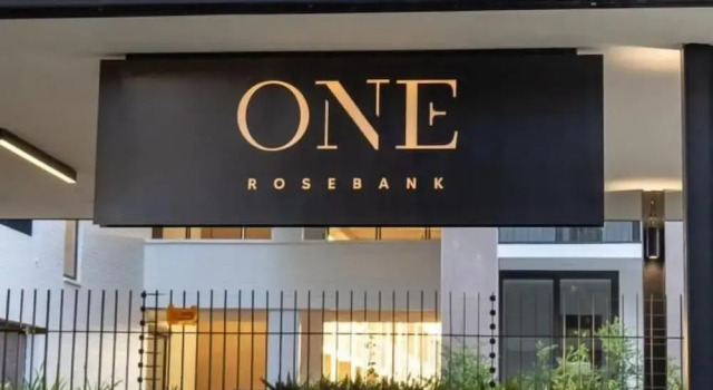 Four11 at One Rosebank, Забронировать Апарт-отель Апарт-отели Йоханнесбург, рядом с South African Chamber of Commerce and Industry, Апарт-отель