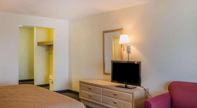 Номер Standard с видом на озеро Quality Inn Port Clinton Waterfront